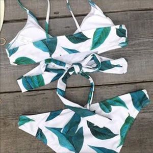 Cupshe fresh leaves bikini medium NWT